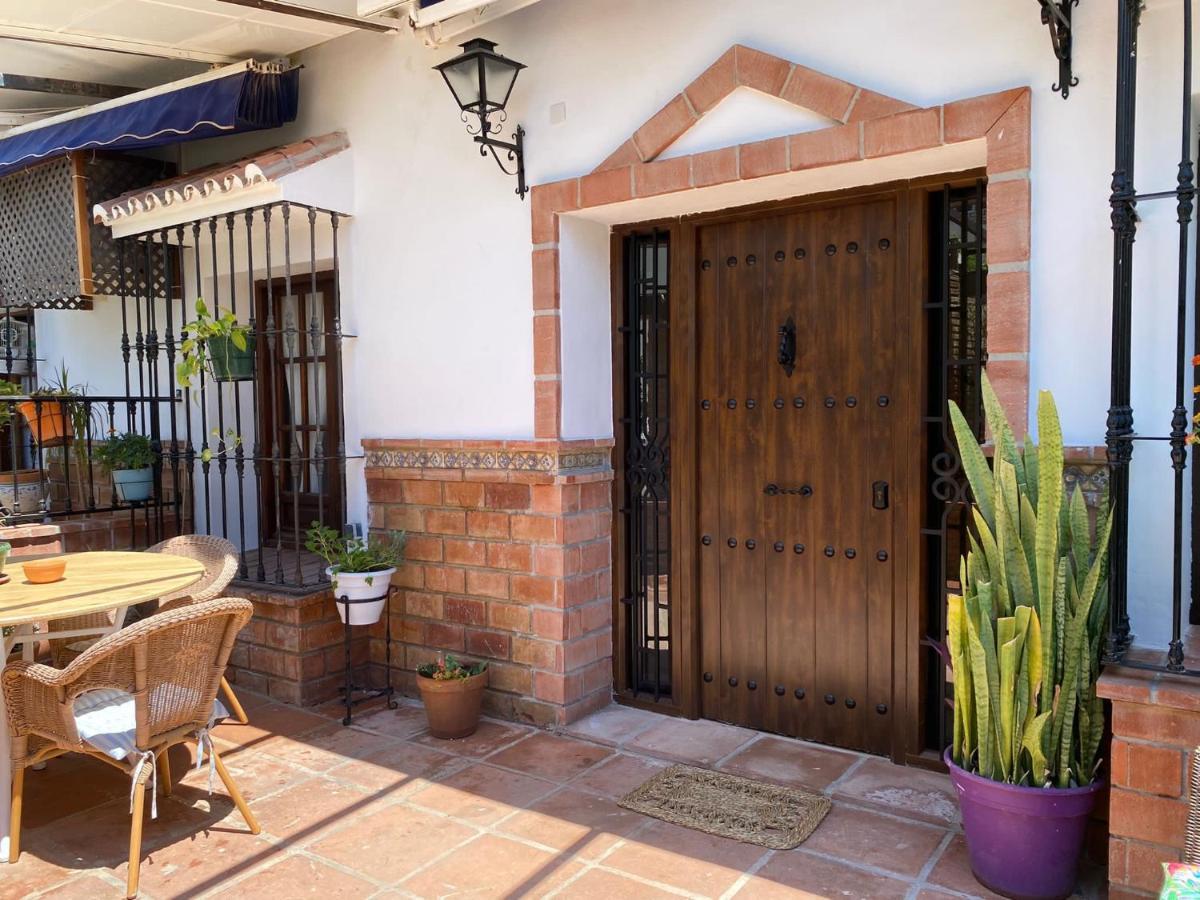Apartamento La Carihuela ตอร์เรโมลิโนส ภายนอก รูปภาพ